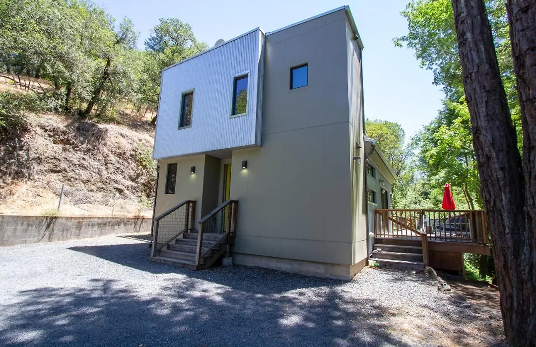 Canopy House-1
