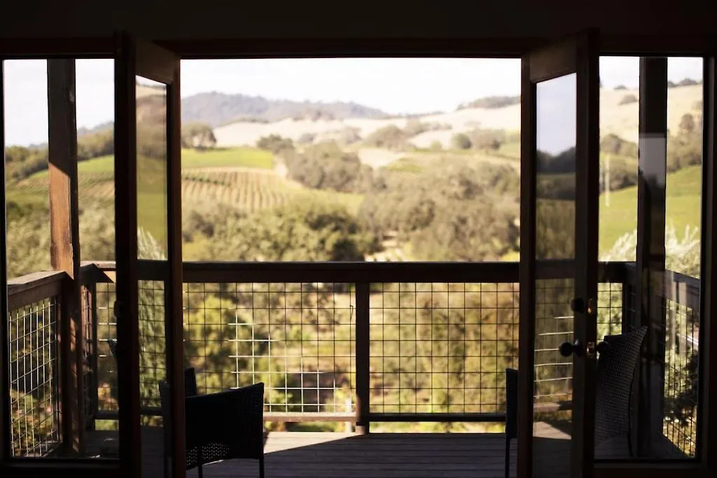 The Ultimate Wine Lover'S Experience-1