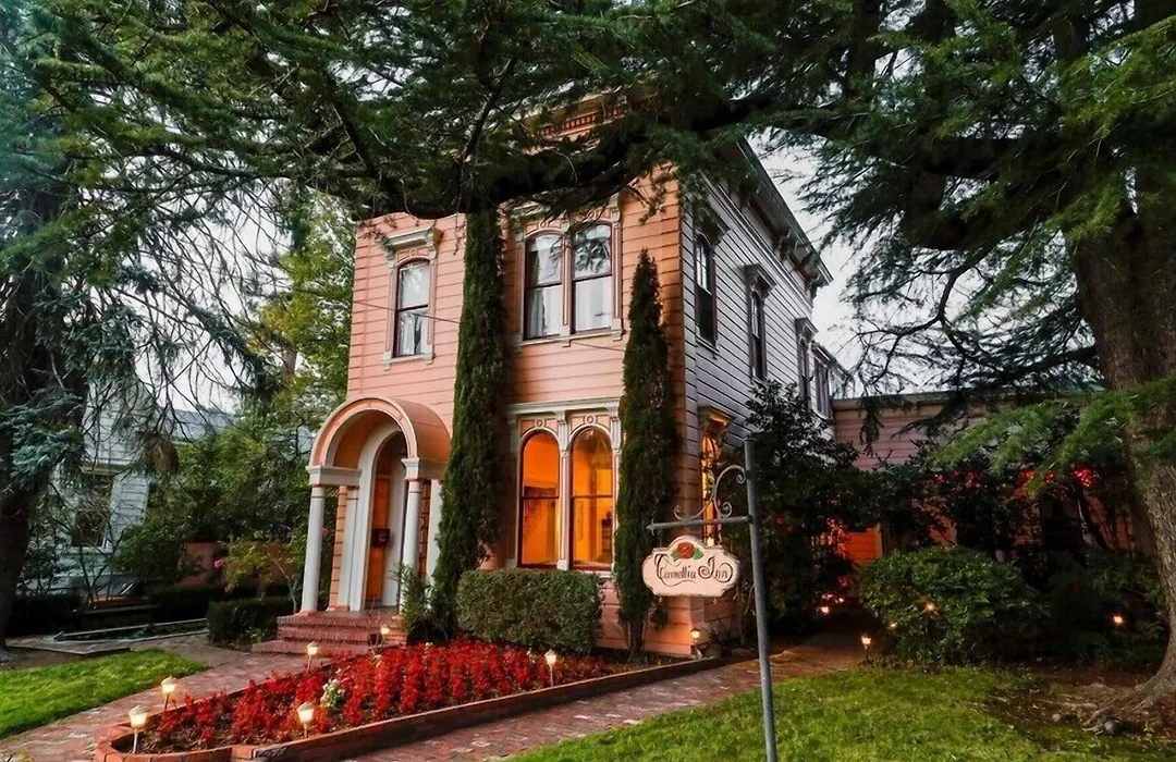 Camellia Inn-1