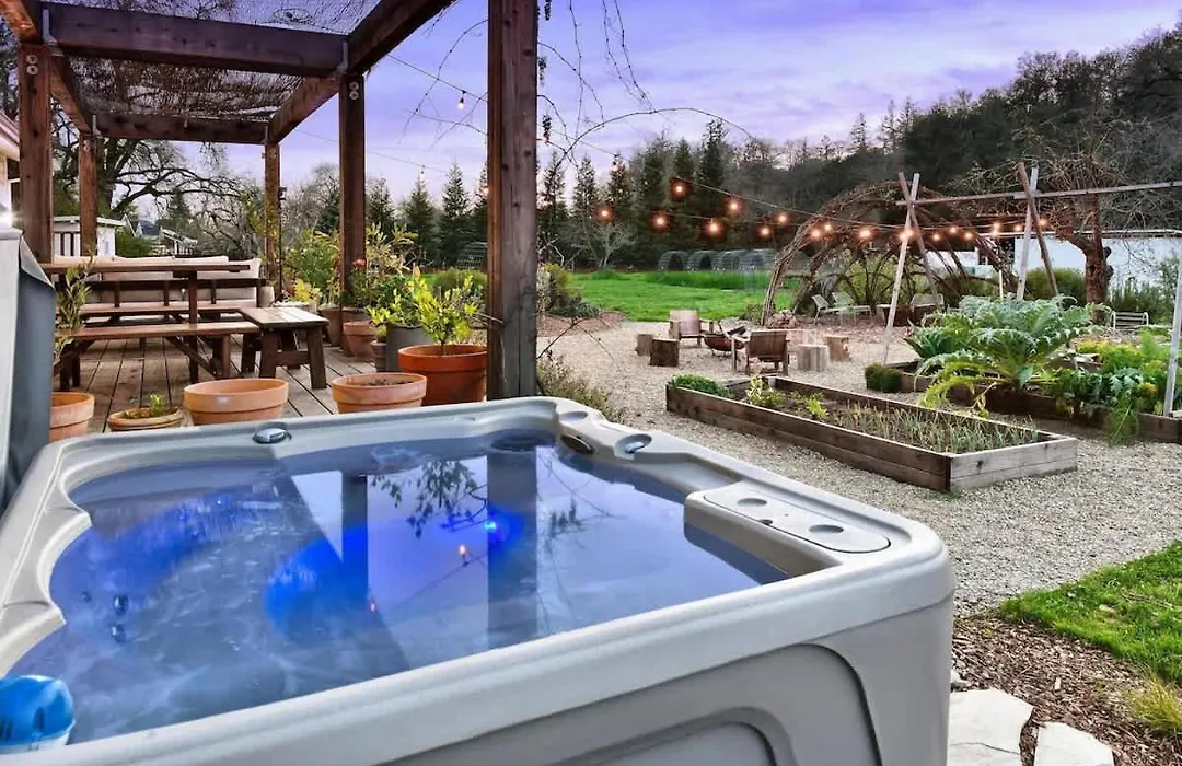 Homestead With Pool And Hot Tub - Wine Tastings Included-1