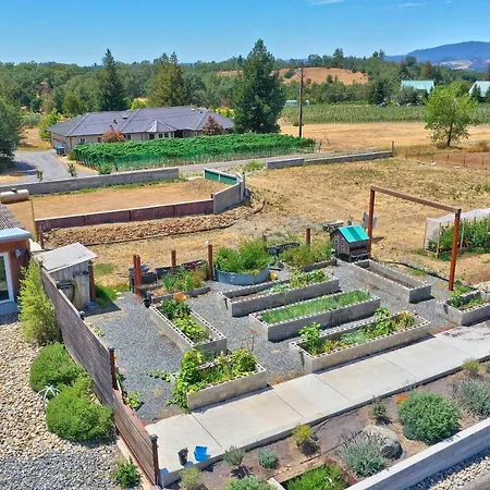 Farm To Table Hideaway In Healdsburg-3