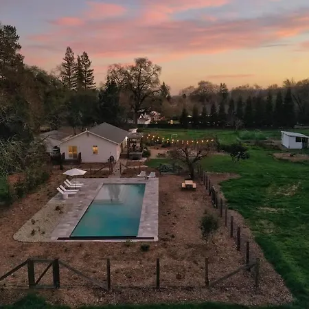 Homestead With Pool And Hot Tub - Wine Tastings Included-2