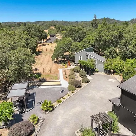 Wc Oasis With Hot Tub - Wine Tastings Included-3