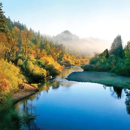 Riverfront Getaway With Wine Tastings Included-2