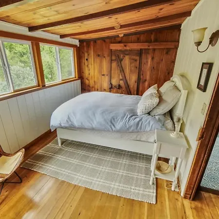 Riverfront Getaway With Wine Tastings Included-3